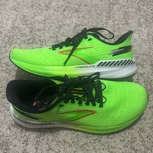 Brooks Hyperion OTS Men’s Running Shoes, Size 10. Neon green.